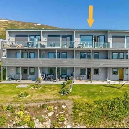 Casa Aurora: 8 Beds, 2 Baths, Free Parking, Breathtaking Views. Tromsø